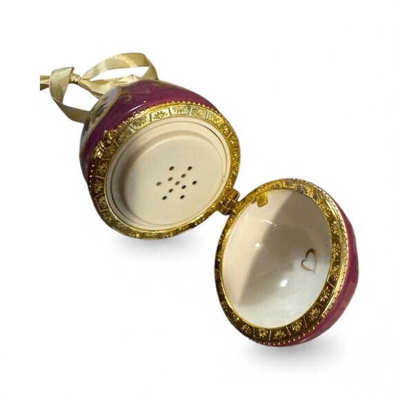 Mr. Christmas Musical Egg Ornament By Valerie Parr Hill - Picture 4 of 4